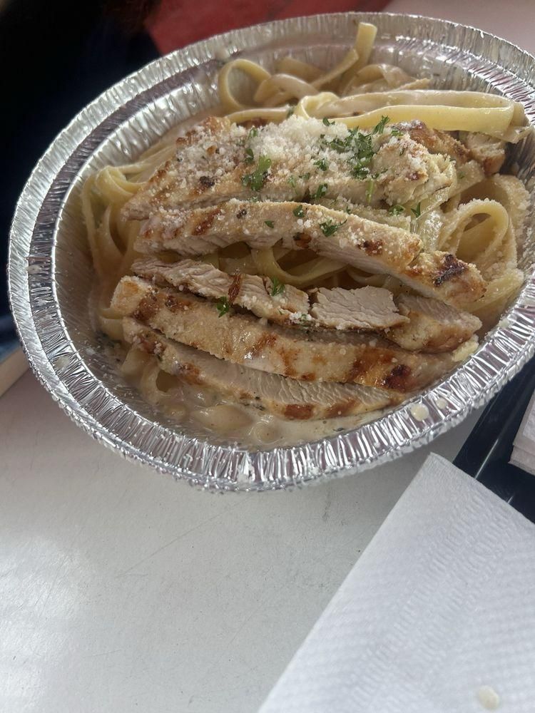 Chicken Alfredo Fettuccine dish