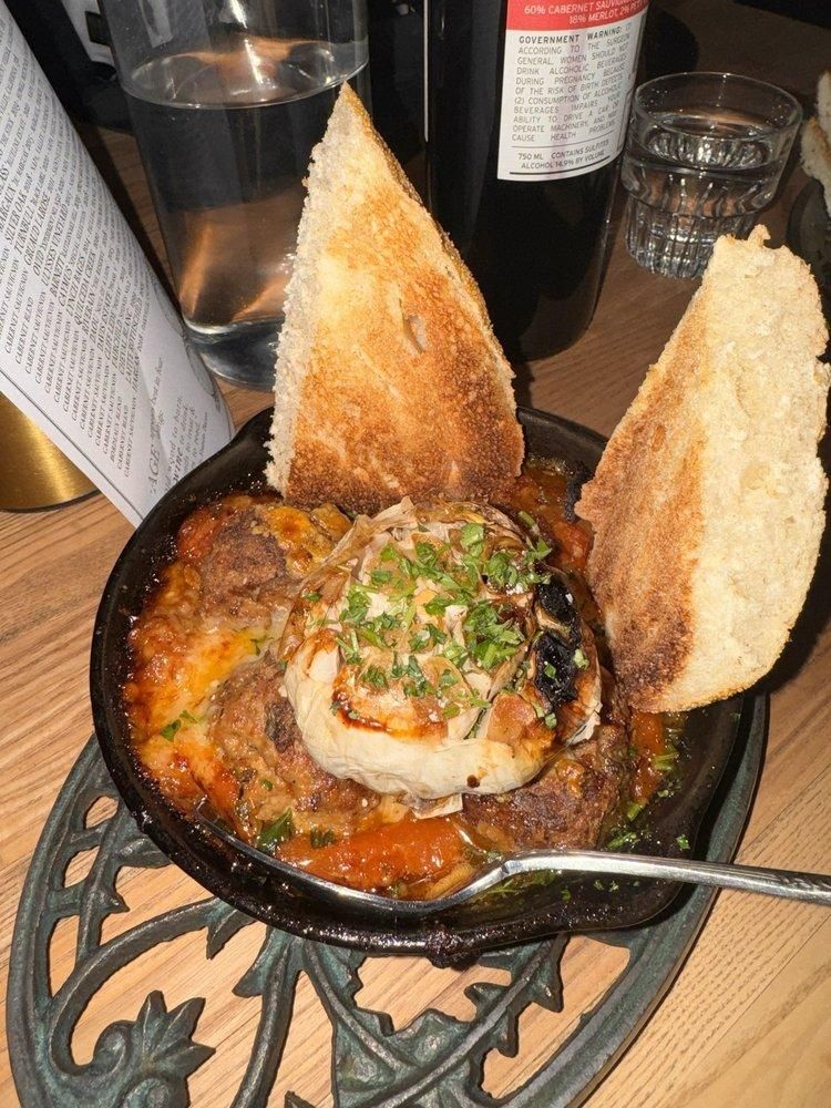 Meatballs dish