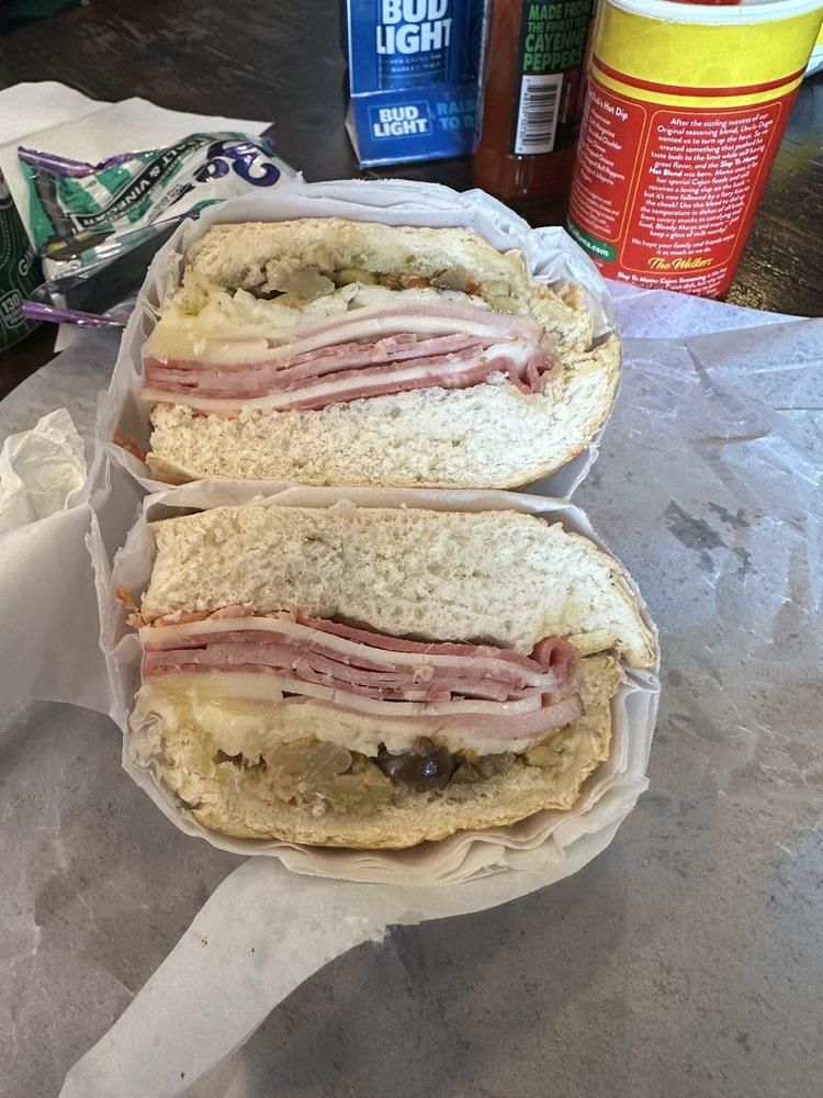 Muffuletta dish