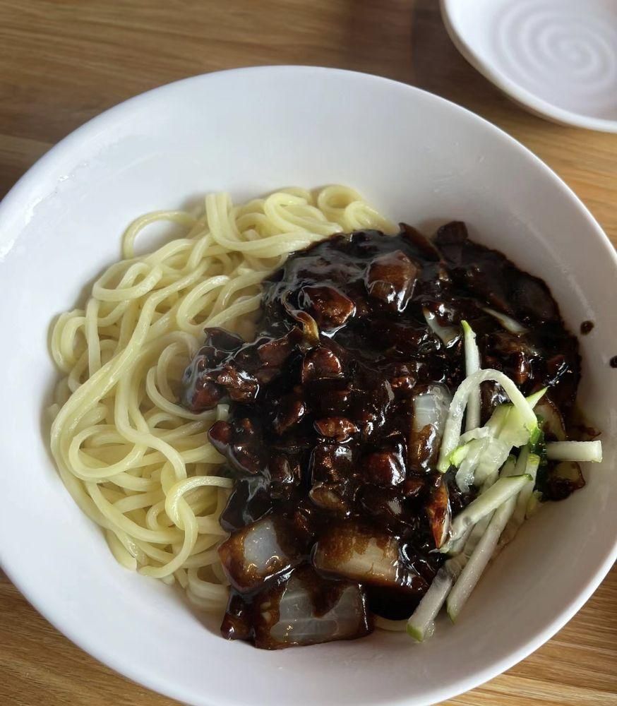 Jajangmyeon dish