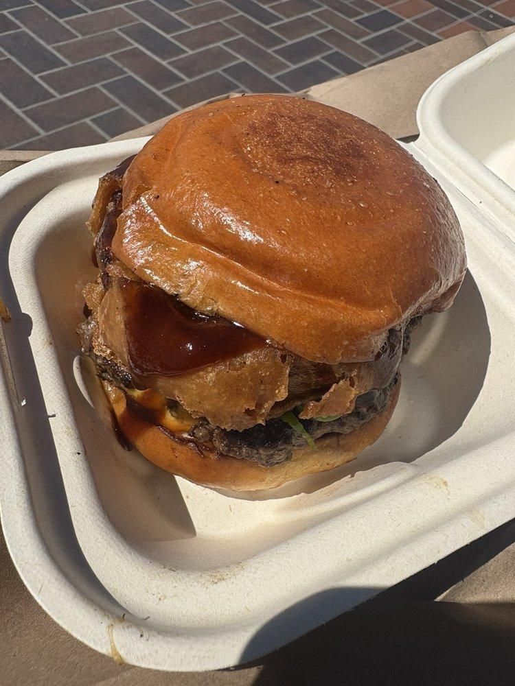 Cash Burger dish