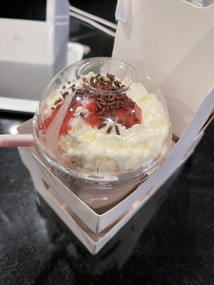 Gansito Frappe dish