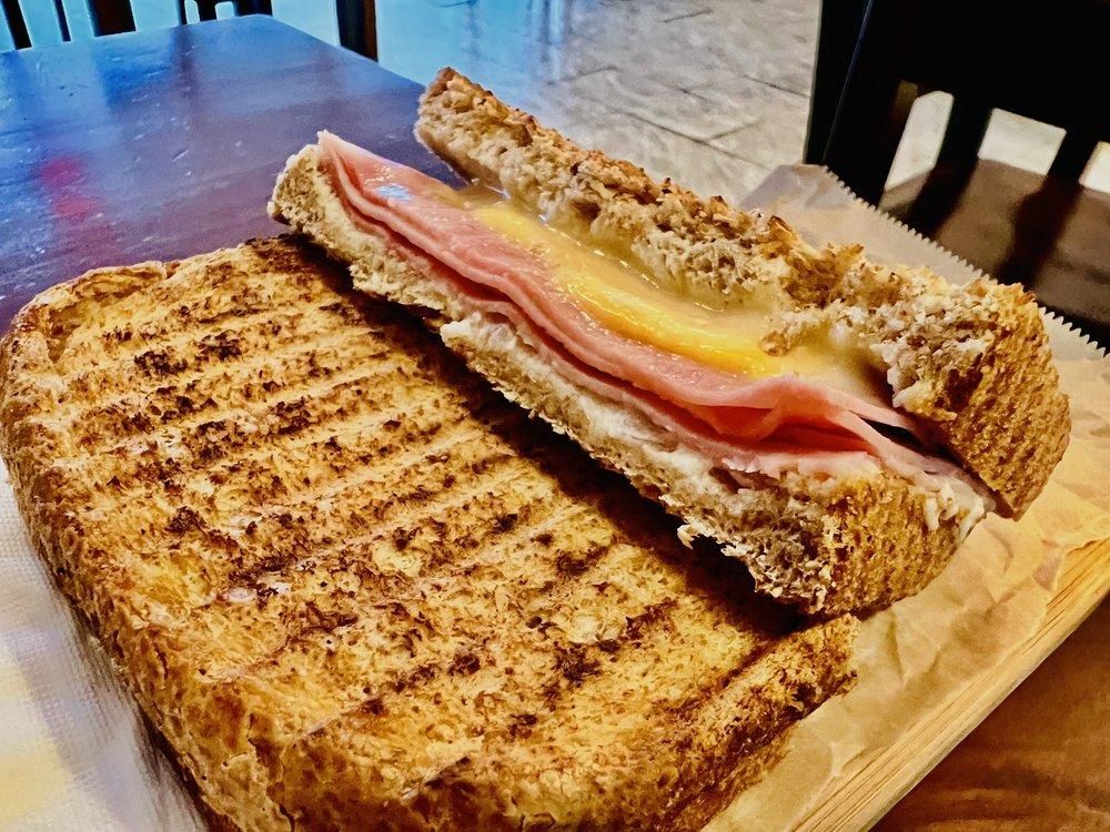 Paninis dish