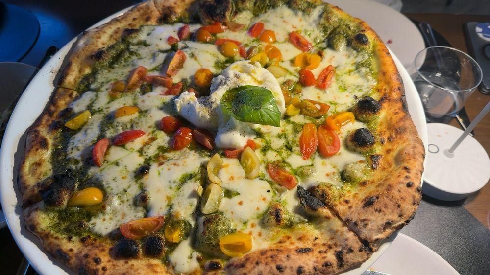 Pesto Pizza dish