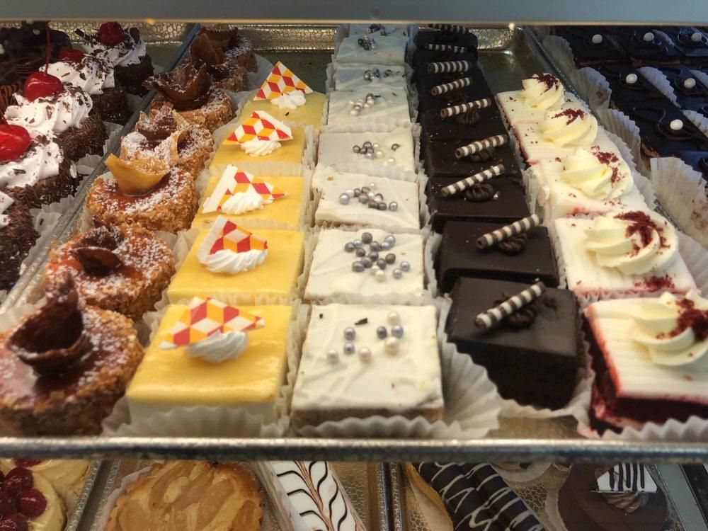 Pastries dish