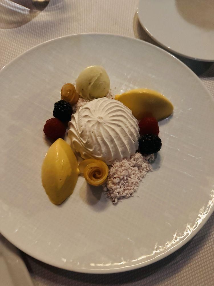 Desserts dish