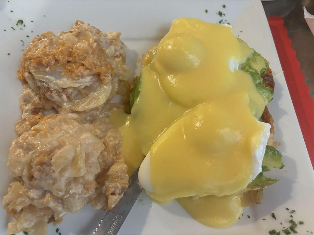 Eggs Benedict dish