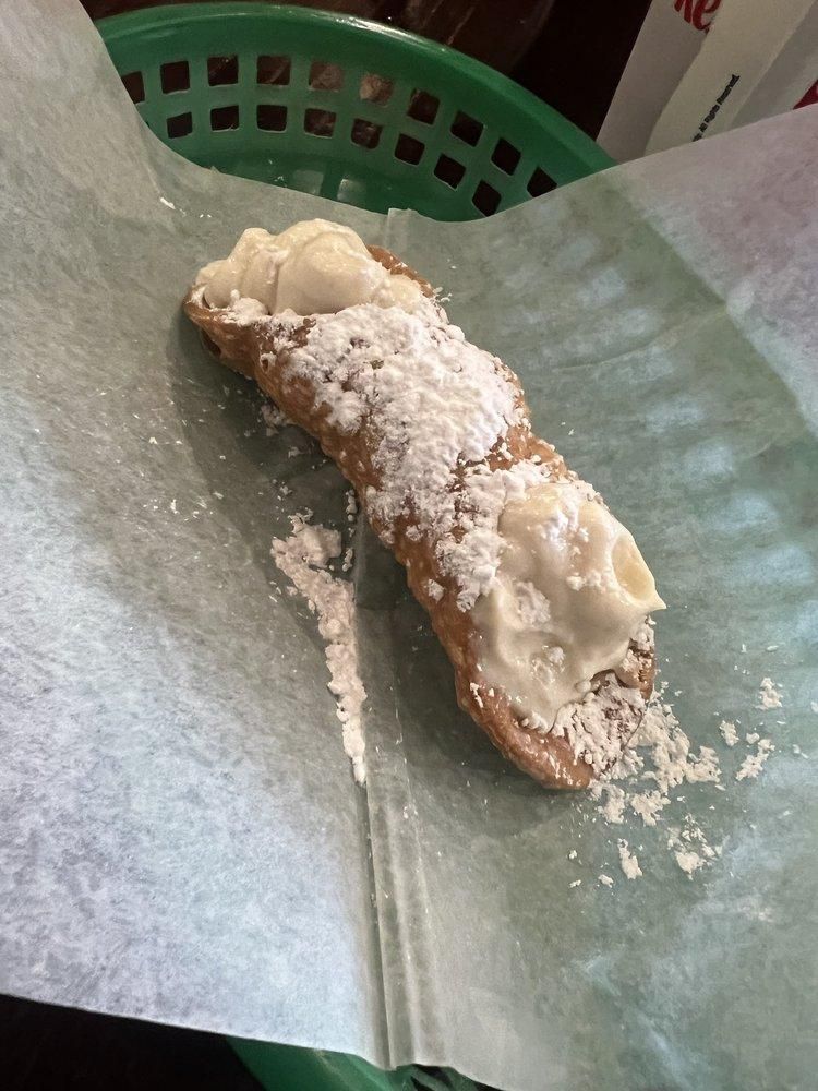 Cannoli dish