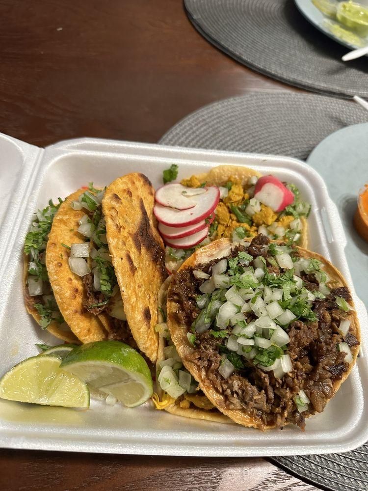 Plato Mixto De Chivo dish