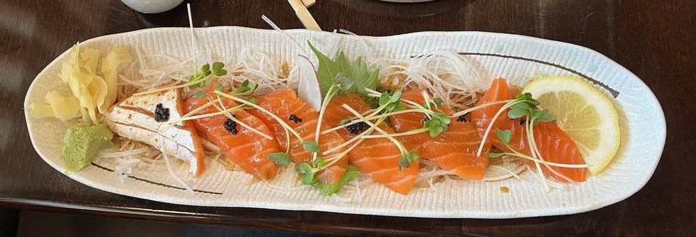 Sashimis dish