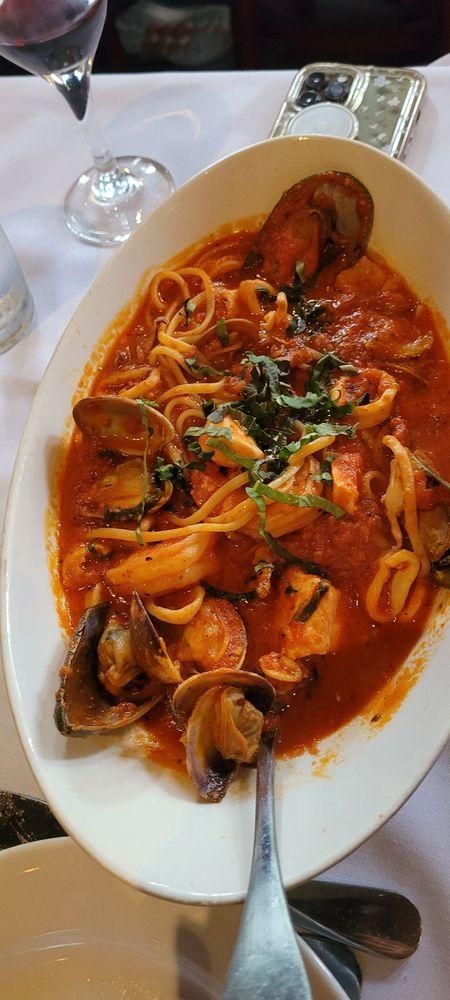 Cioppino dish