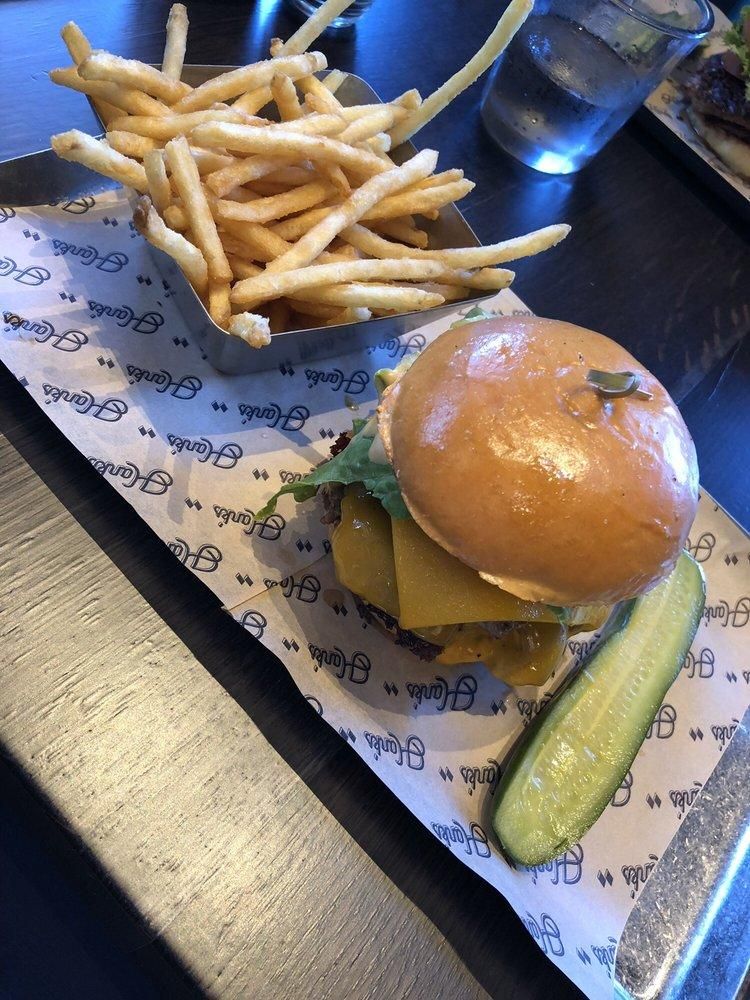 Double Diamond Burgers dish