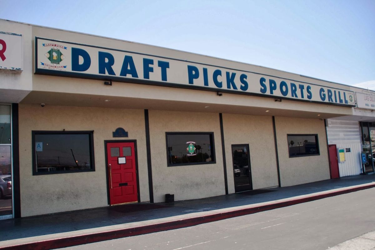La Mirada - Draft Picks Sports Grill restaurant