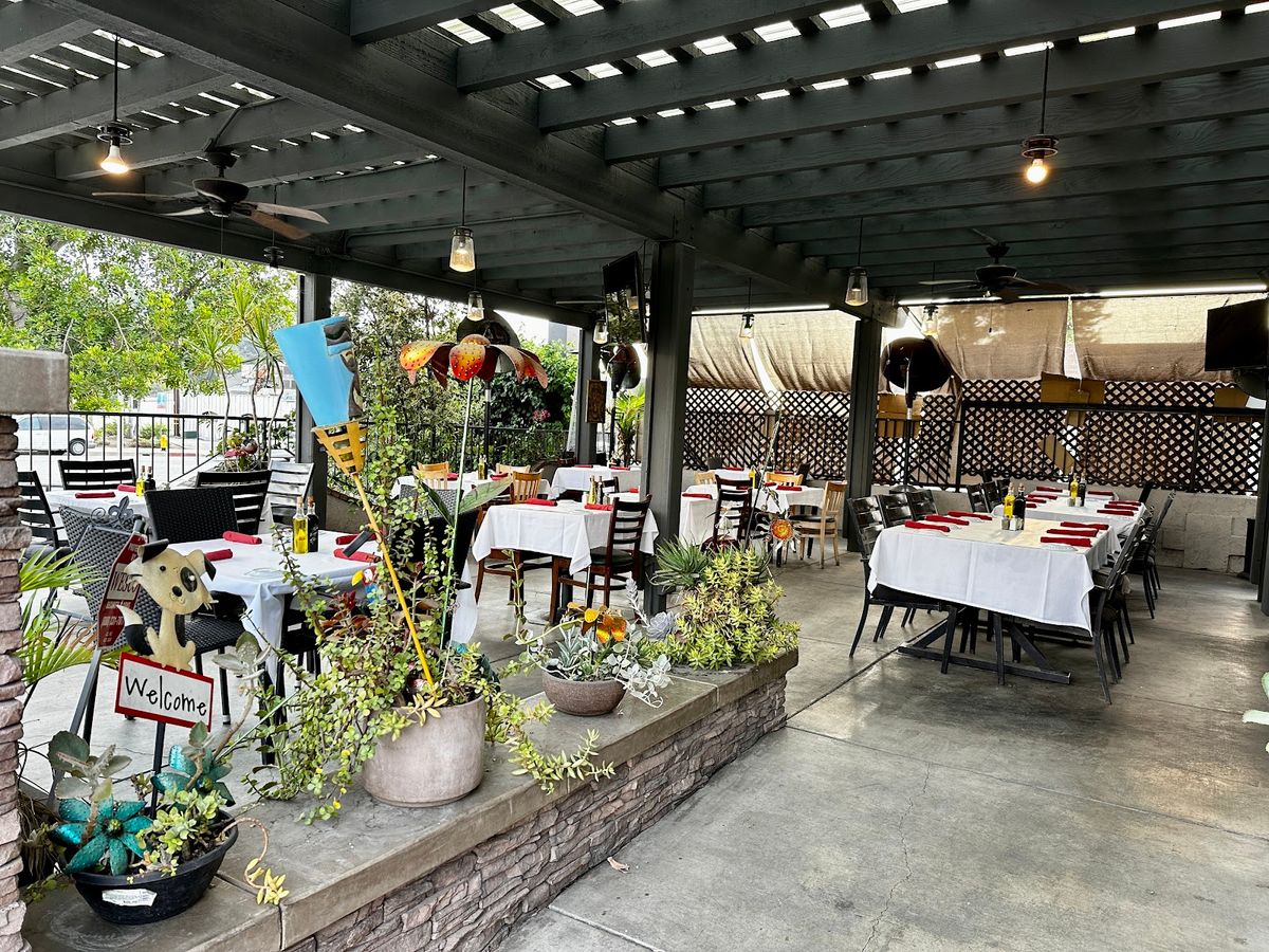 Glendora - Cosmo's Bistro restaurant