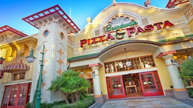Anaheim - Boardwalk Pizza & Pasta restaurant