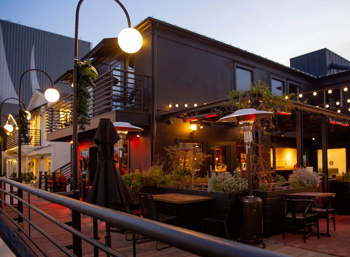 Newport Beach - Lido Bottle Works restaurant