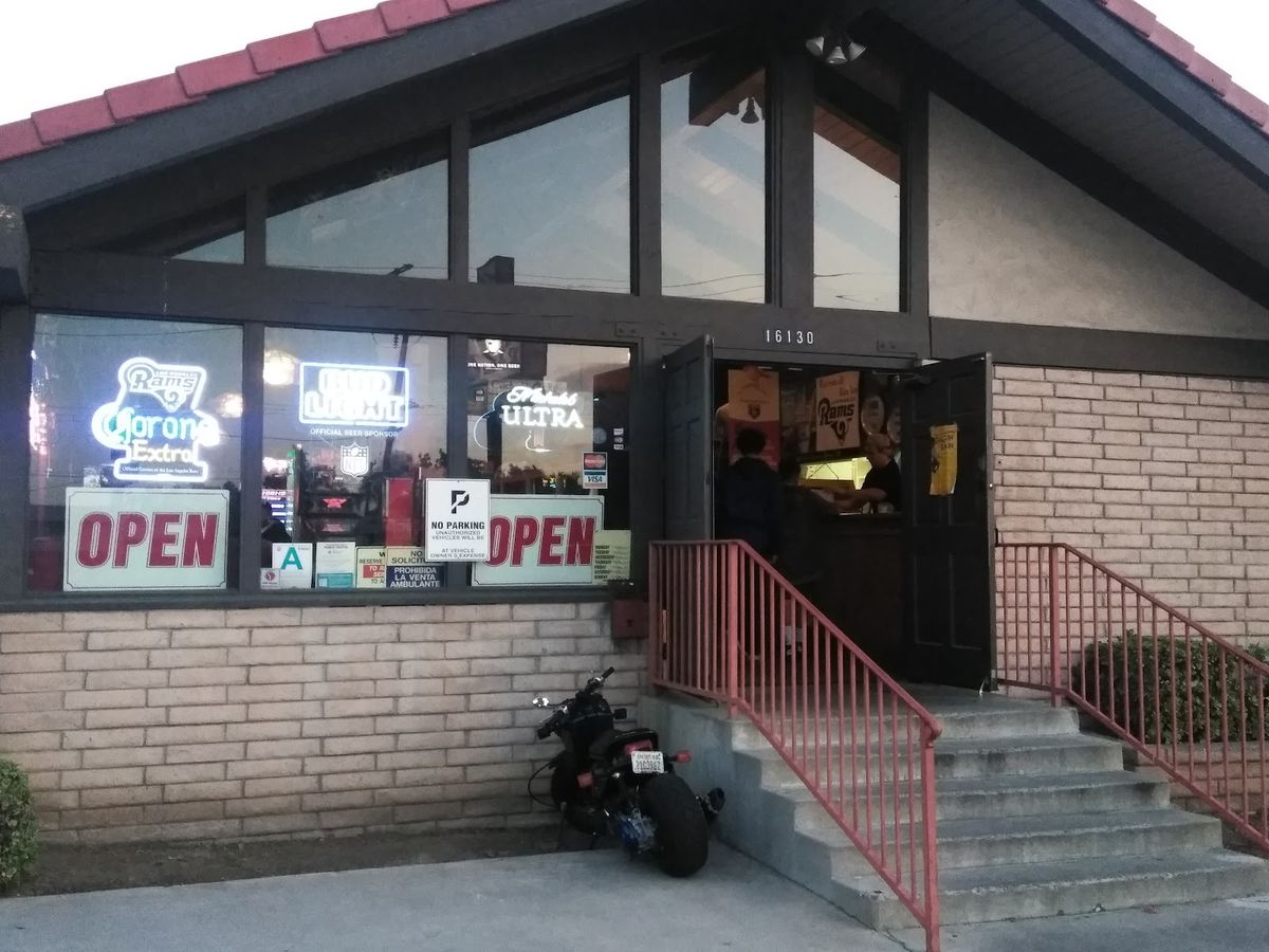 Whittier - Barro's Pizza restaurant