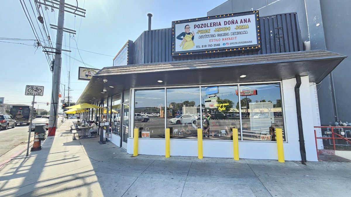Los Angeles - Pozolería Doña Ana Panorama City restaurant
