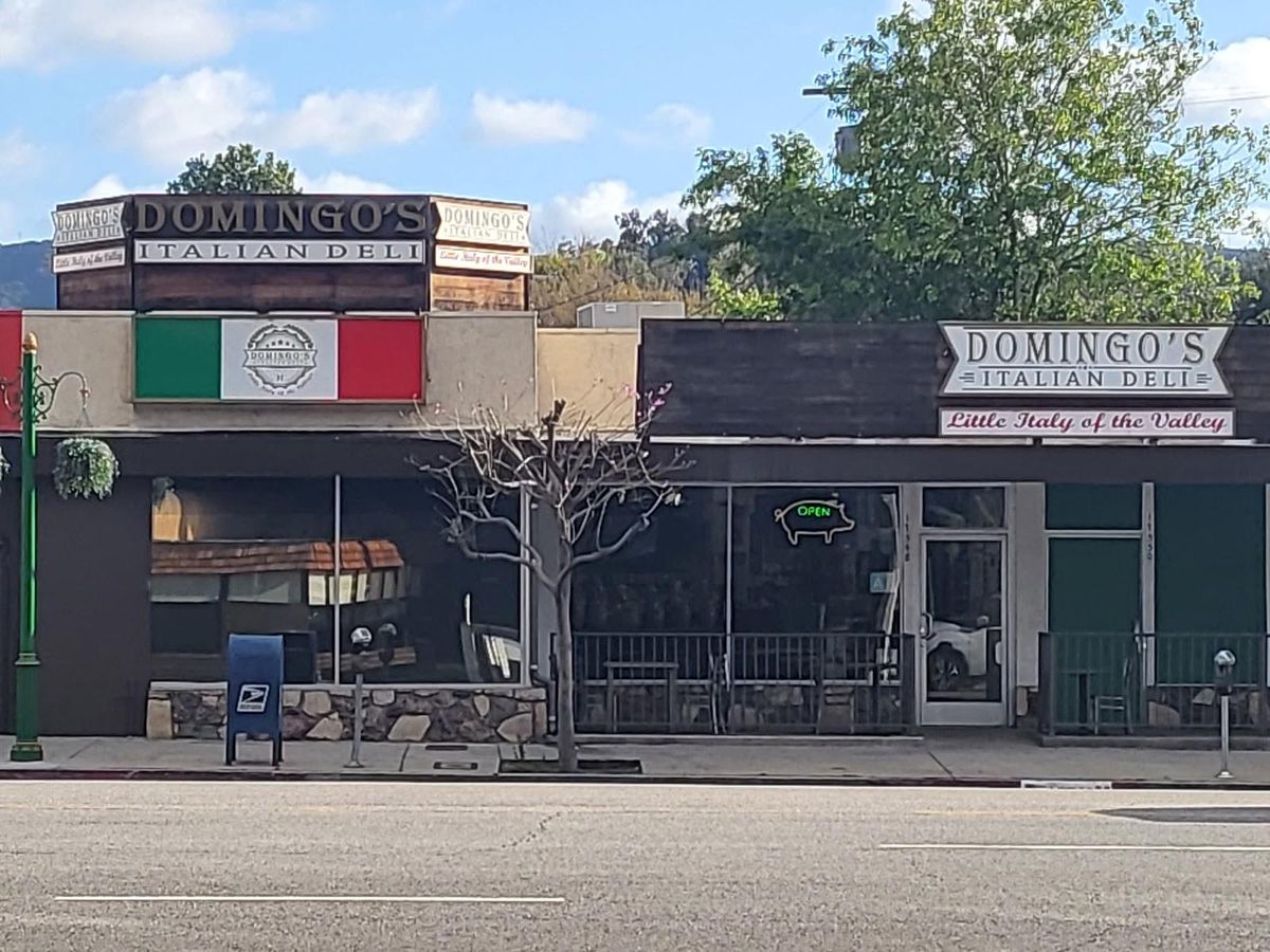 Encino - Domingo's Italian Deli restaurant