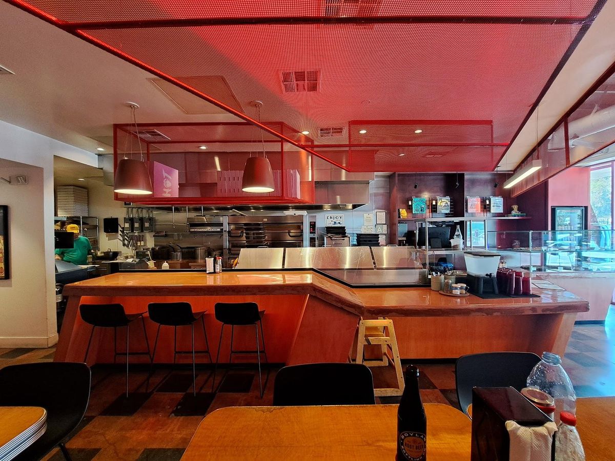 Los Angeles - Hot Tongue Pizza restaurant