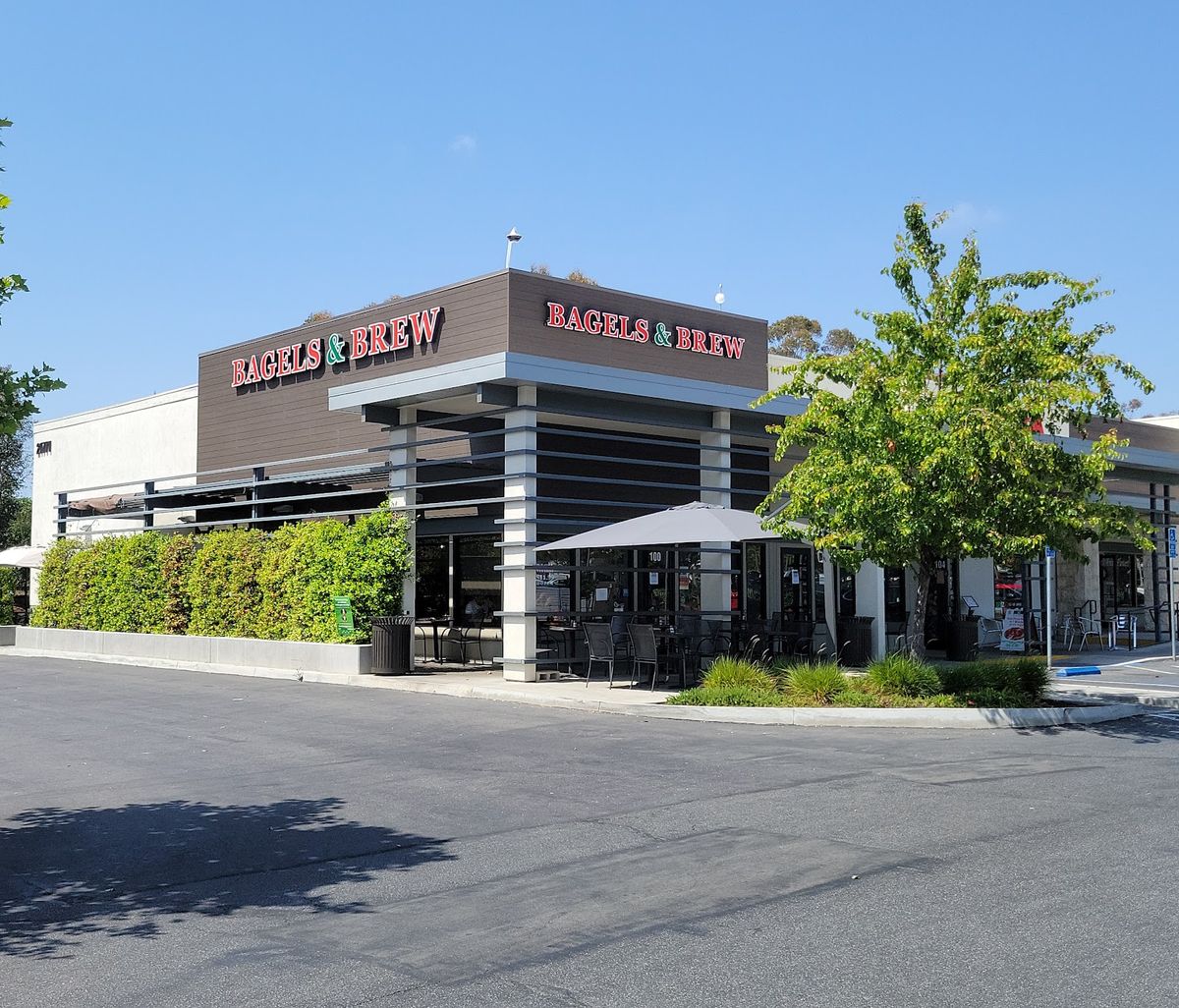 Lake Forest - Bagels & Brew restaurant