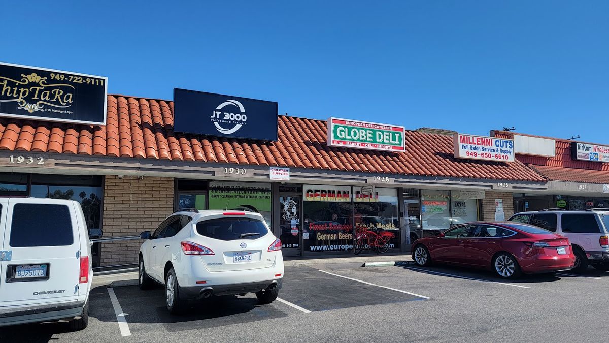 Costa Mesa - Globe Delicatessen restaurant
