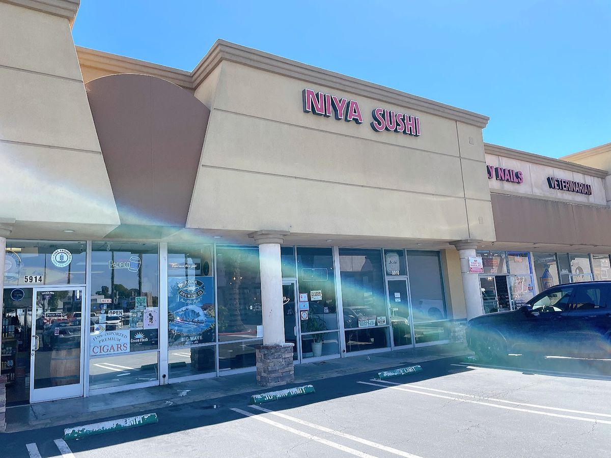 Huntington Beach - Niya Sushi restaurant