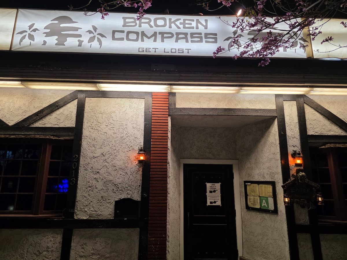 Burbank - Broken Compass Tiki restaurant