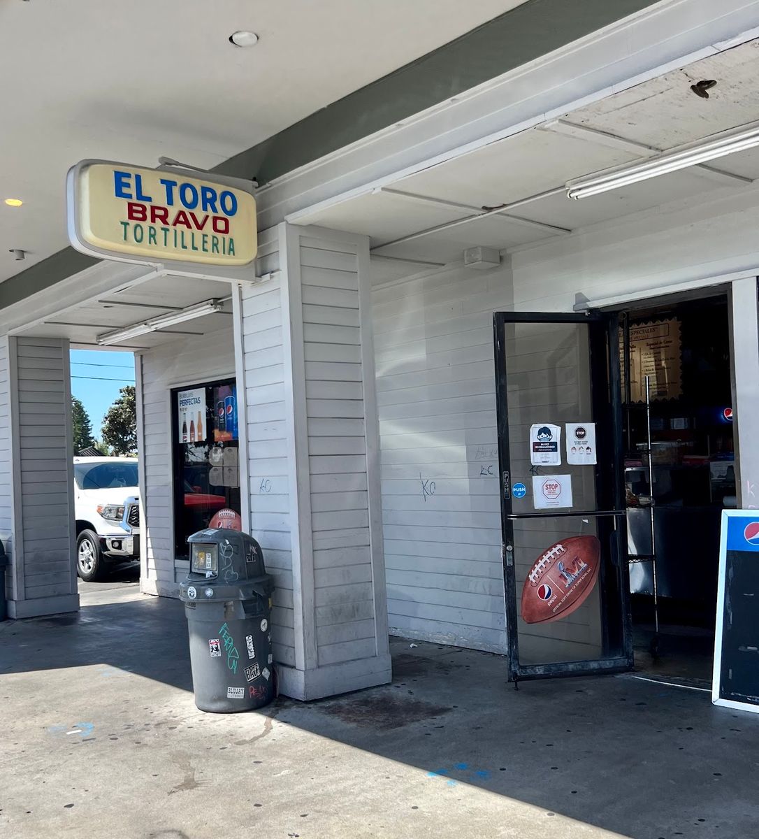 Costa Mesa - El Toro Bravo Tortilleria restaurant