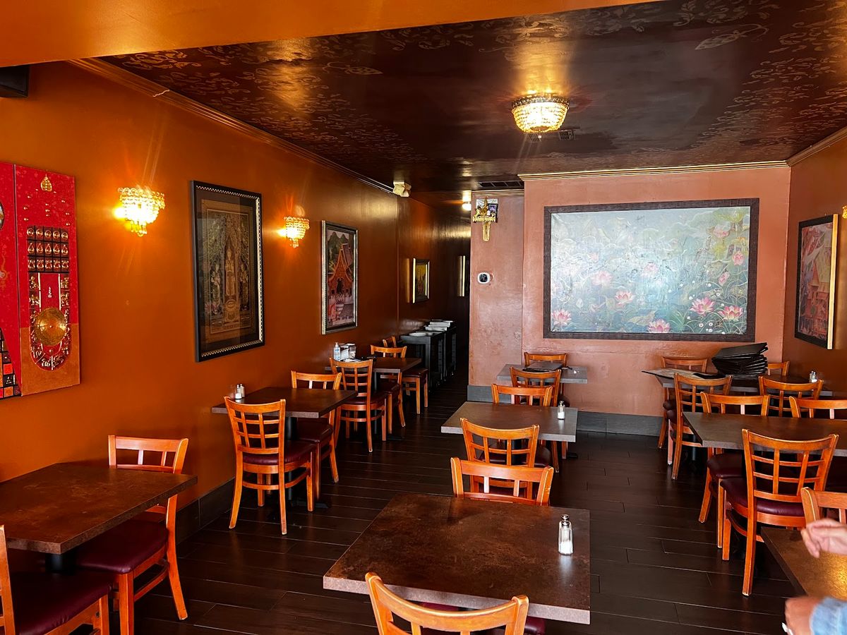 San Clemente - Mongkut Thai restaurant