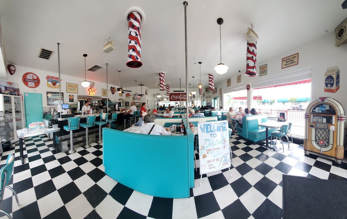 Long Beach - Dale's Diner restaurant