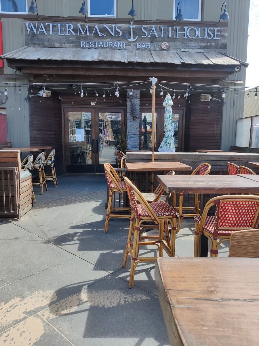 Hermosa Beach - Watermans restaurant