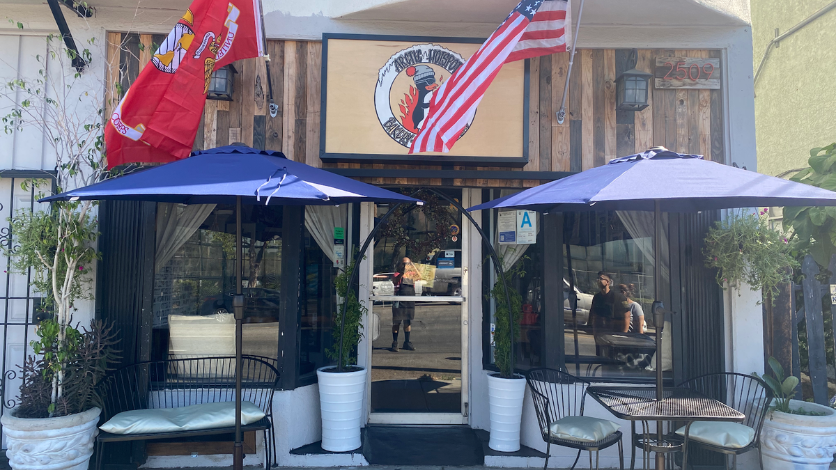 Los Angeles - Arctic Hotspot Cafe & Catering restaurant