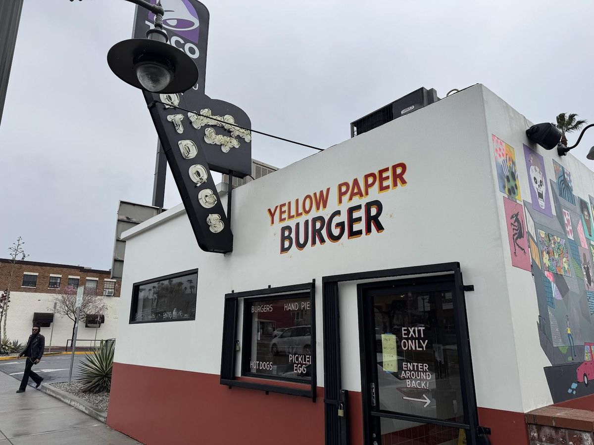 Los Angeles - Yellow Paper Burger restaurant