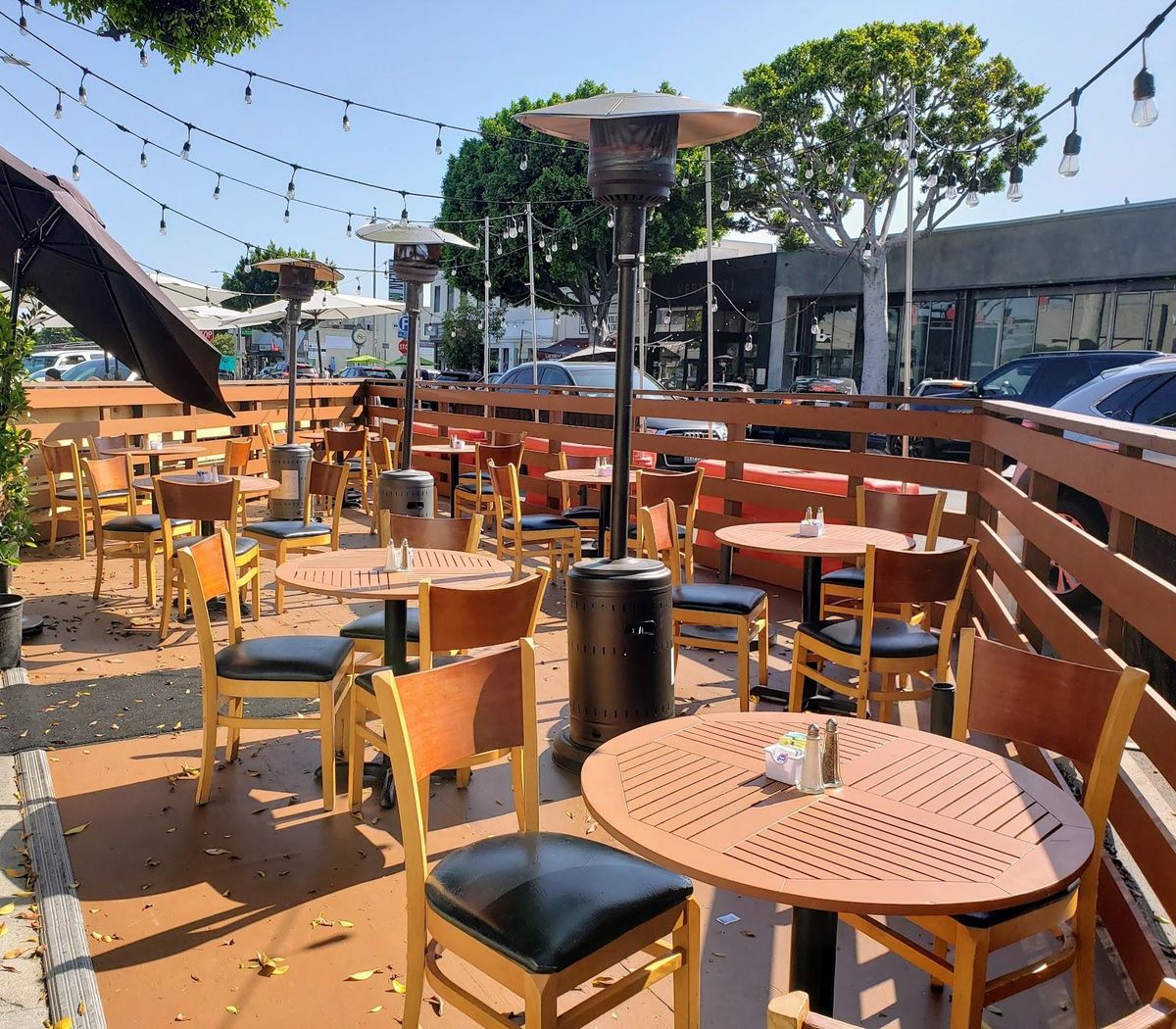 Los Angeles - Louise's Trattoria - Larchmont restaurant