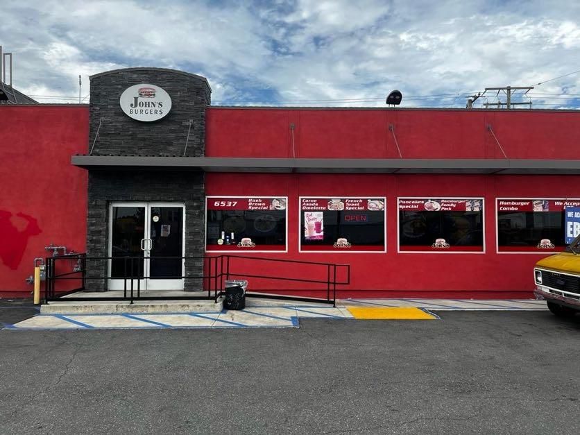 East Los Angeles - John's Burgers restaurant