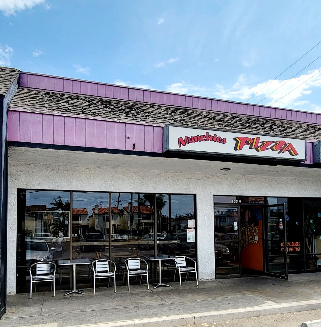 Huntington Beach - Munchies Pizza restaurant