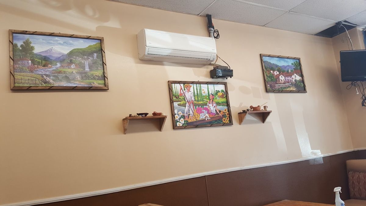 Kagel Canyon - Taqueria Los Compadres restaurant