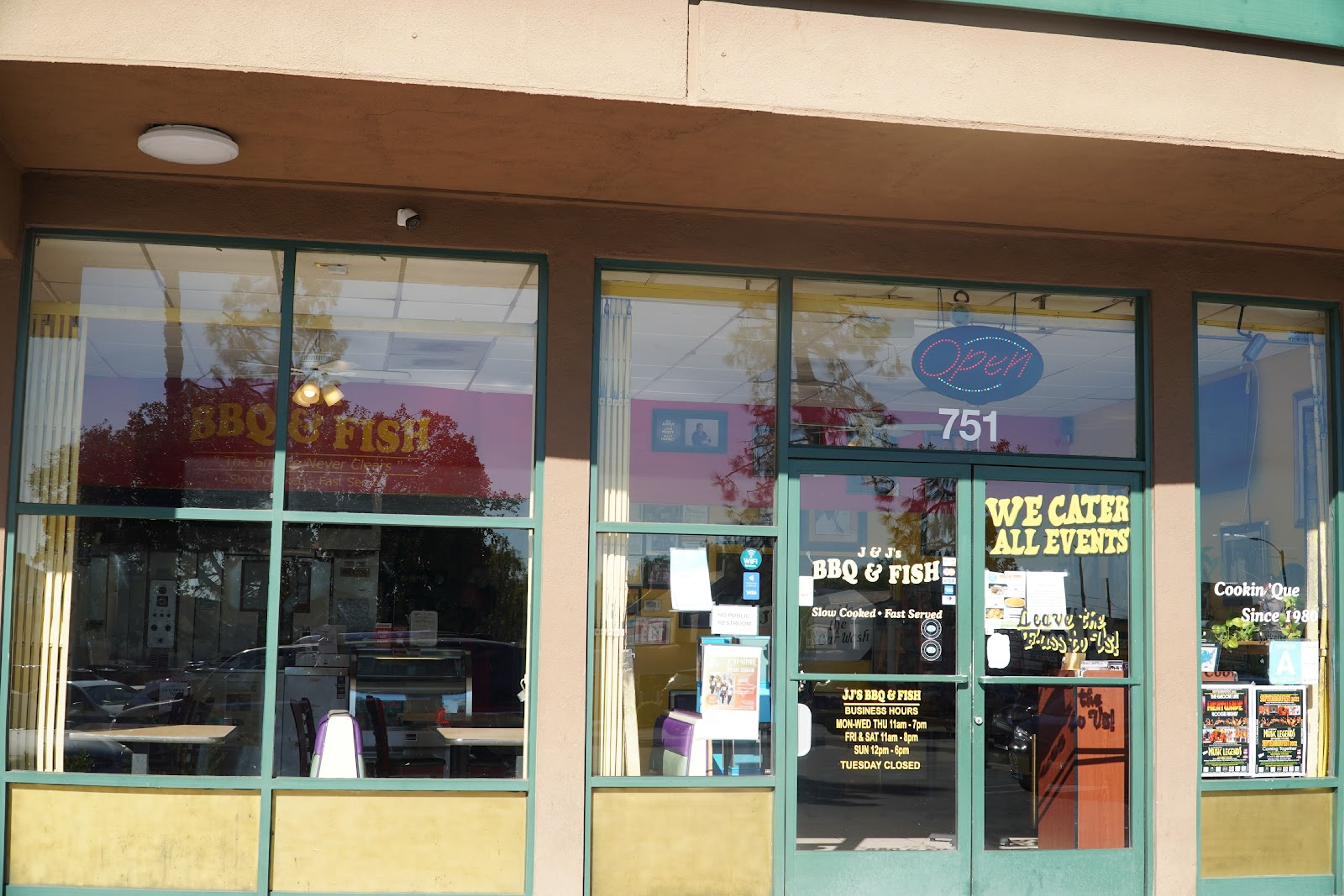 Pomona - J & J's BBQ & Fish restaurant
