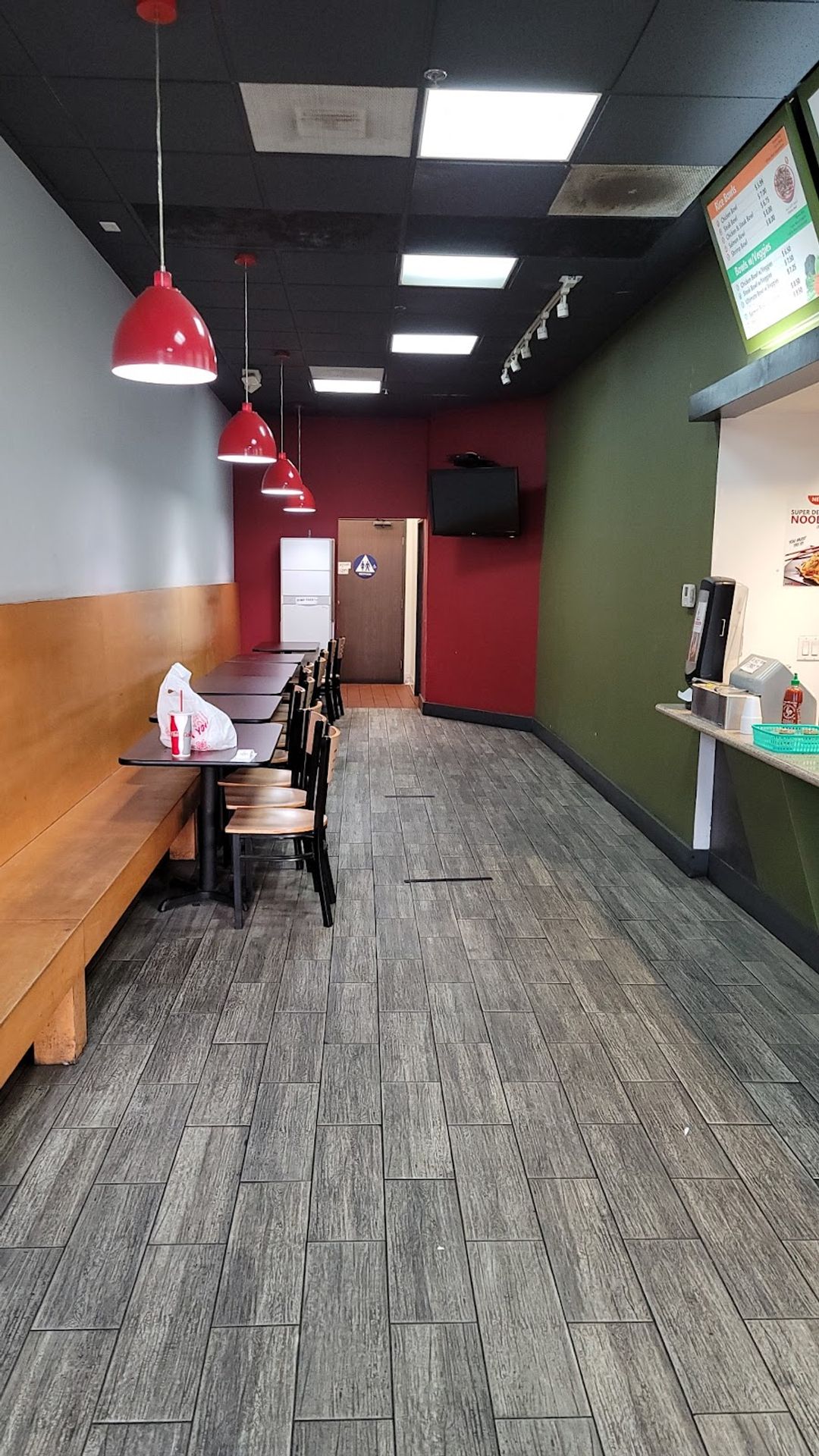 Bellflower - Maxx Grill restaurant